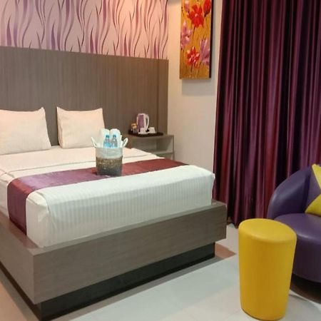 Liras Hotel Syariah Pulupanda Buitenkant foto