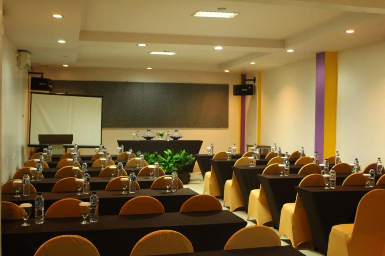 Liras Hotel Syariah Pulupanda Buitenkant foto